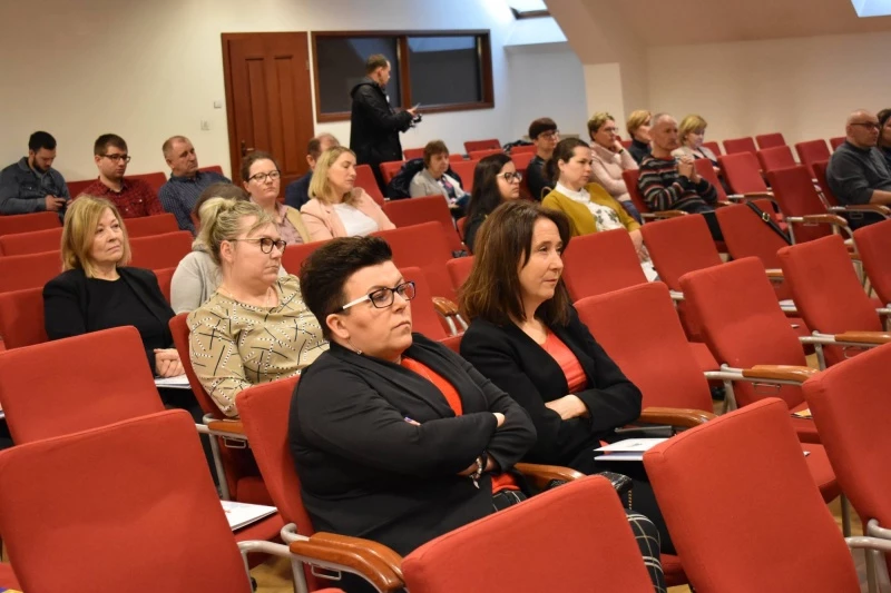 Konferencja „Niewidzialni – sytuacja dorosłych osób z niepełnosprawnością” — 12