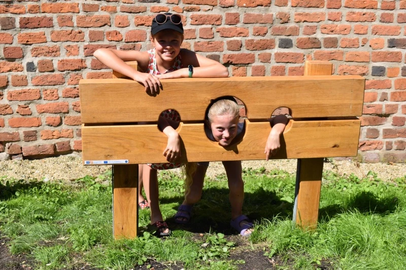 Plac zabaw na zamkowym międzymurzu w Raciborzu otwarty — 32