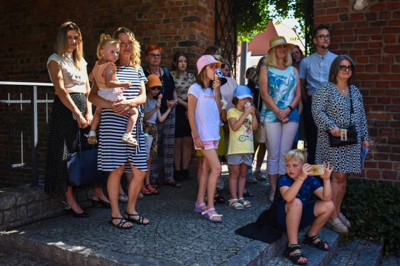 Plac zabaw na zamkowym międzymurzu w Raciborzu otwarty — 4