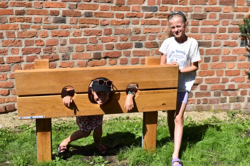 Plac zabaw na zamkowym międzymurzu w Raciborzu otwarty — 29