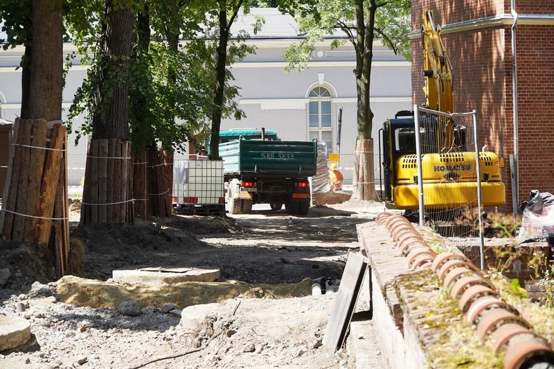 Wokół rybnickiego Juliusza pojawi się więcej zieleni i nowe alejki — 3