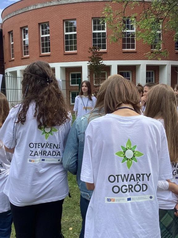 Polsko-czeskie spotkanie w "Otwartym ogrodzie" raciborskiego I LO — 2
