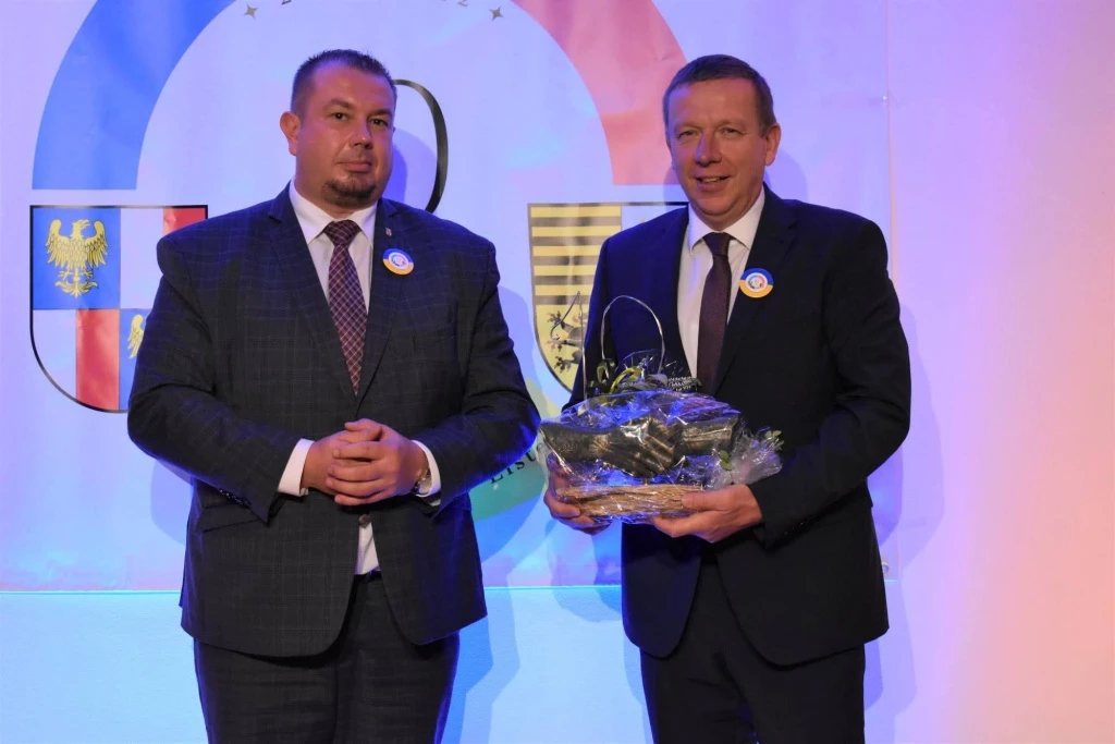 10 lat partnerstwa powiatów raciborskiego i Elbe-Elster — 18