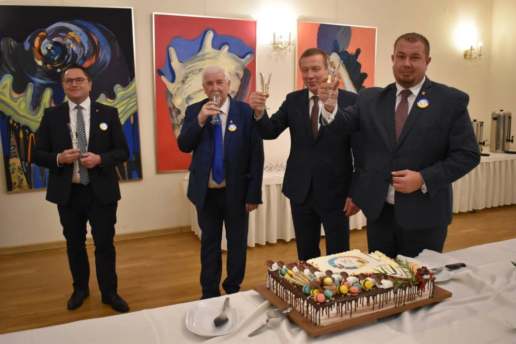 10 lat partnerstwa powiatów raciborskiego i Elbe-Elster — 25