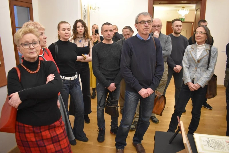 Ślady tuszu na mieczu. Nowa wystawa na Zamku Piastowskim — 10