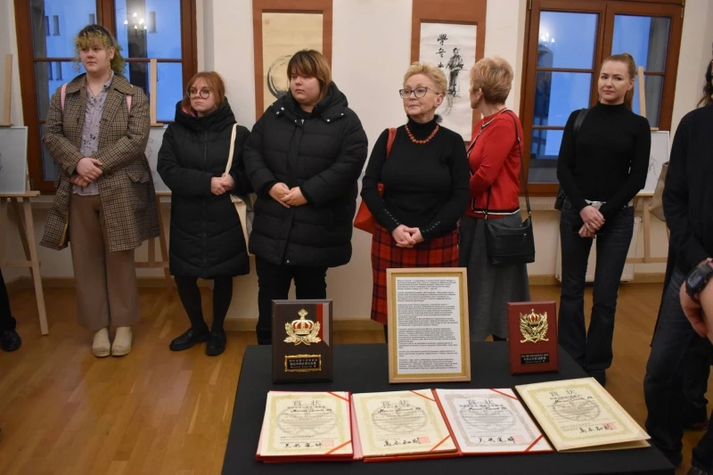 Ślady tuszu na mieczu. Nowa wystawa na Zamku Piastowskim — 2