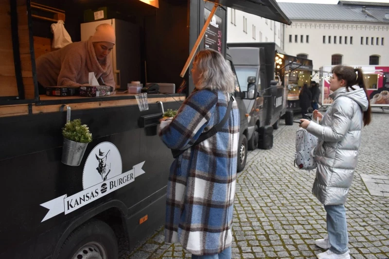 Zlot Food Trucków odbył się na raciborskim zamku — 7
