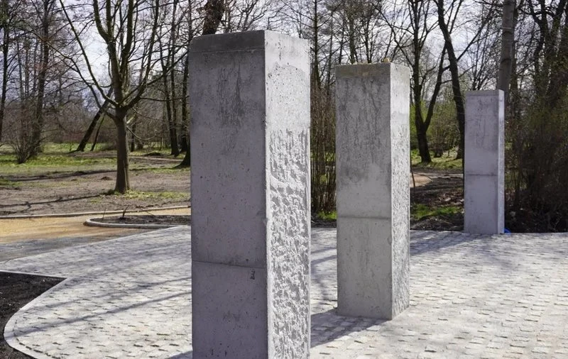 Remont pałacu w Baranowicach. Trwają prace w parku — 5
