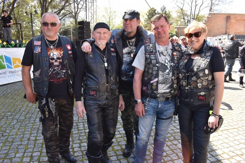 Na Zamku Piastowskim rozpoczęto 26. sezon motocyklowy — 25
