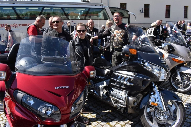 Na Zamku Piastowskim rozpoczęto 26. sezon motocyklowy — 8