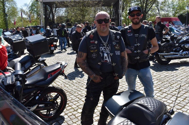 Na Zamku Piastowskim rozpoczęto 26. sezon motocyklowy — 15