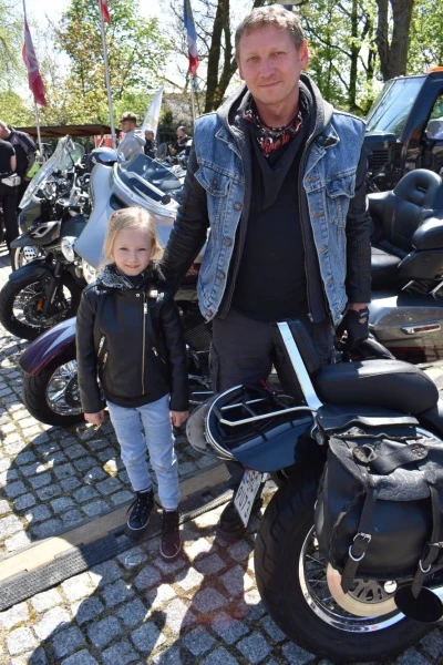 Na Zamku Piastowskim rozpoczęto 26. sezon motocyklowy — 17