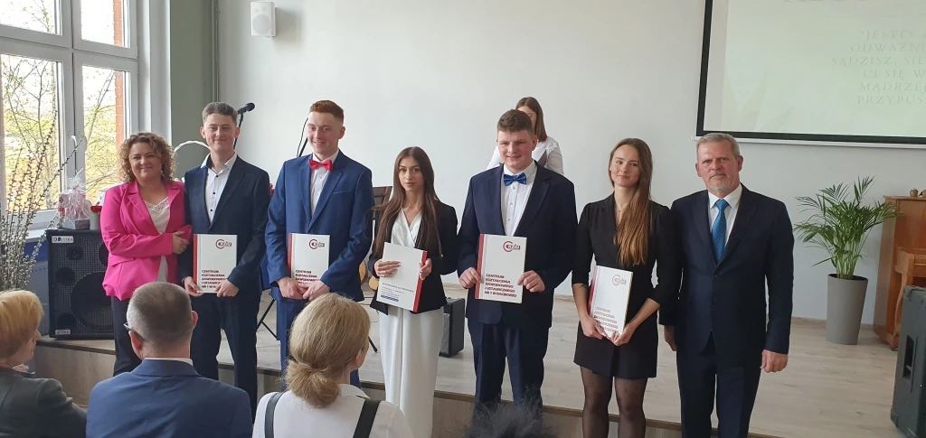 Uroczyste pożegnanie maturzystów w ZSO nr 1 i CKZiU nr 1 w Raciborzu — 6