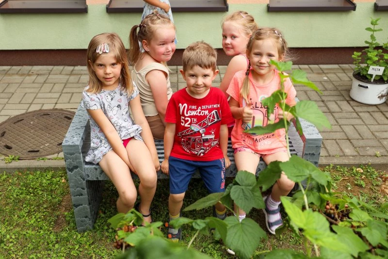 Raciborskie przedszkolaki zbierają plony ze swoich warzywników — 39