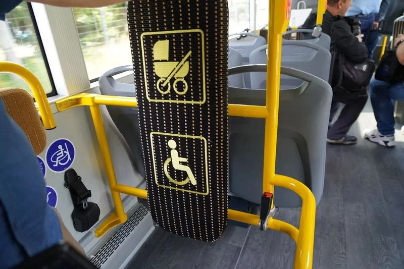 Pierwszy autobus hybrydowy jest już w Rybniku — 15