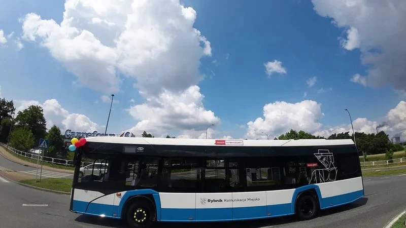Pierwszy autobus hybrydowy jest już w Rybniku — 1