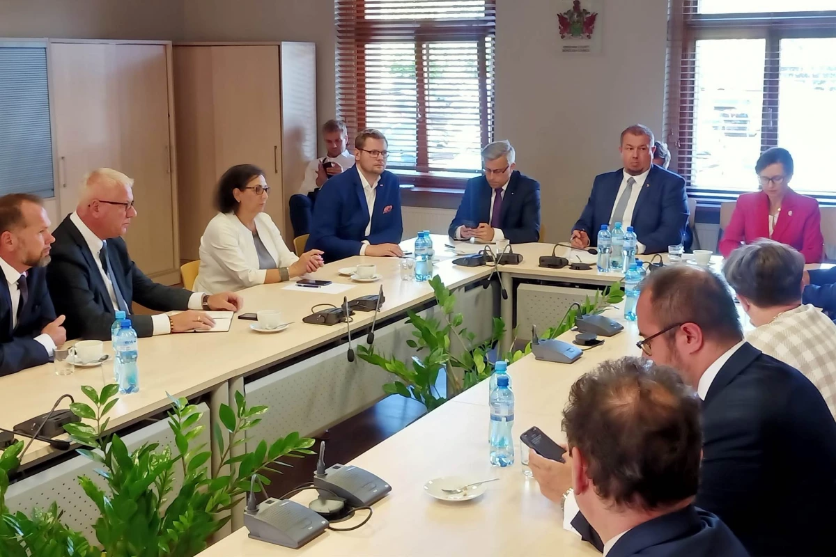 Wizyta gospodarcza wojewody śląskiego w powiecie raciborskim — 2