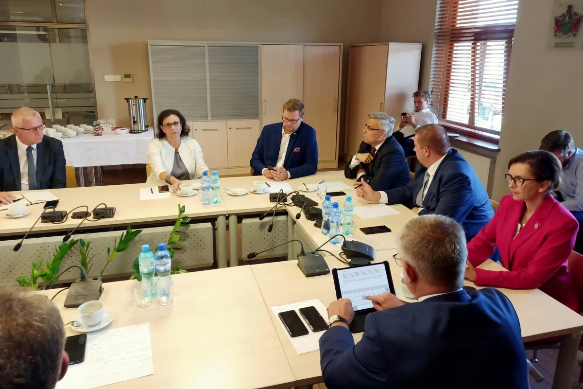 Wizyta gospodarcza wojewody śląskiego w powiecie raciborskim — 6