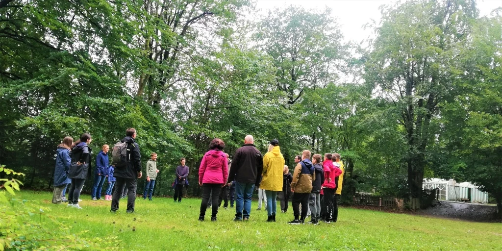 Młodzież z trzech partnerskich powiatów zgłębiała relację człowiek–las — 3