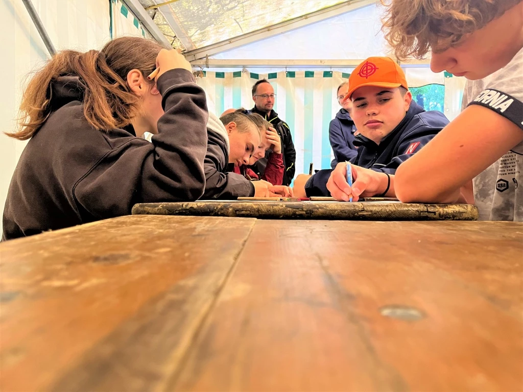Młodzież z trzech partnerskich powiatów zgłębiała relację człowiek–las — 15