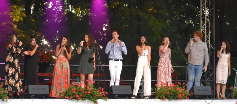 Koncert zespołu wokalnego Miraż na Zamku Piastowskim — 35