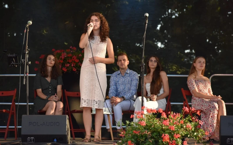 Koncert zespołu wokalnego Miraż na Zamku Piastowskim — 17