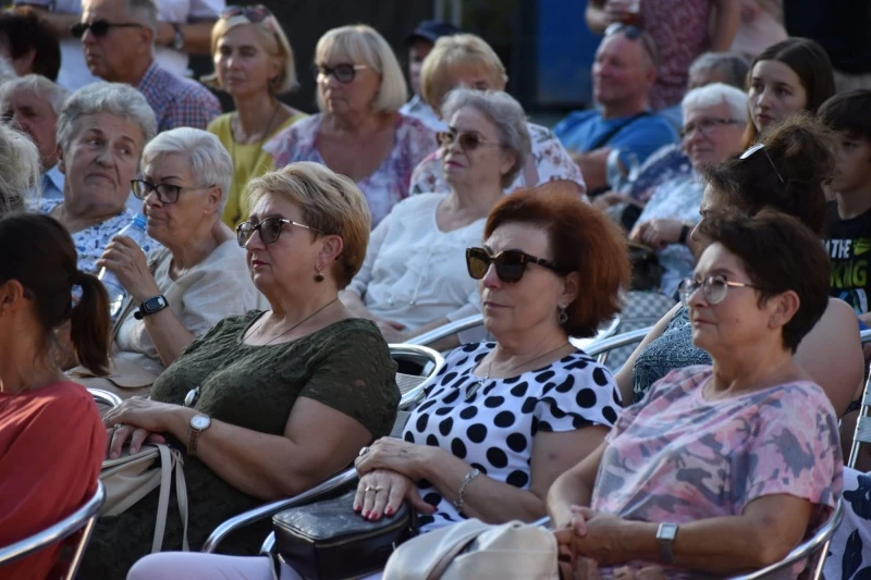 Koncert zespołu wokalnego Miraż na Zamku Piastowskim — 13