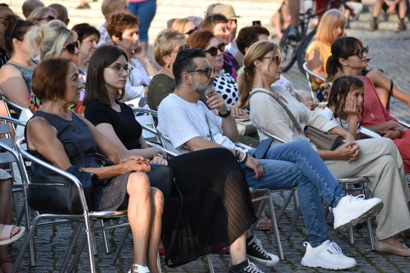Koncert zespołu wokalnego Miraż na Zamku Piastowskim — 32