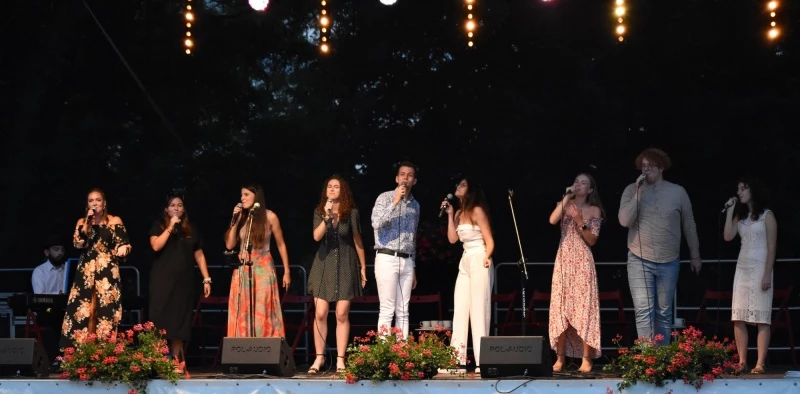 Koncert zespołu wokalnego Miraż na Zamku Piastowskim — 38