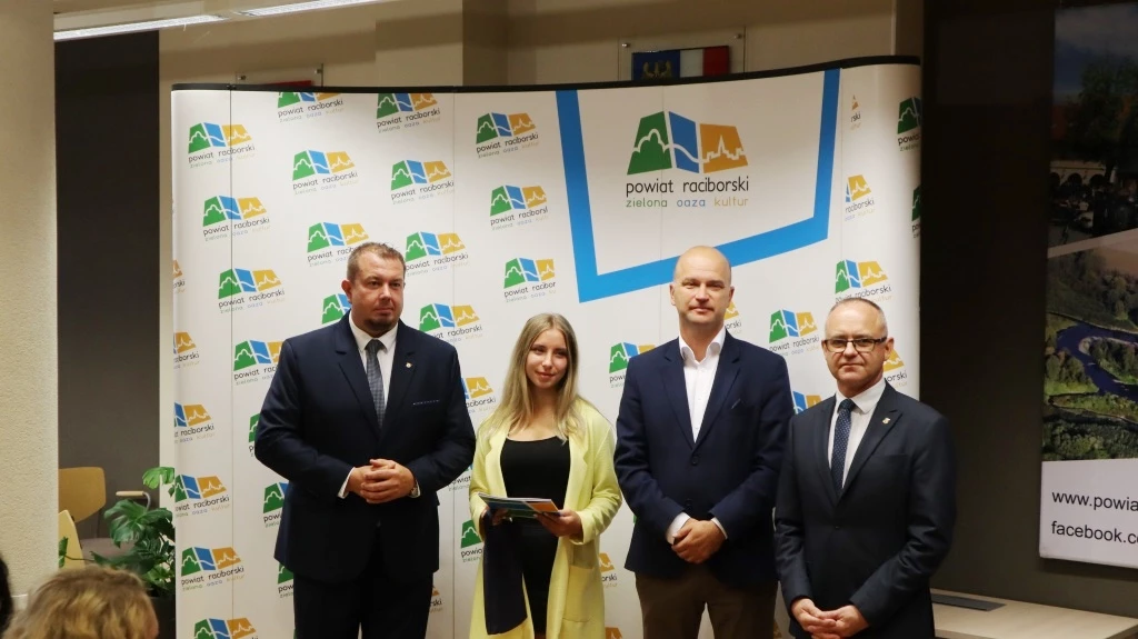 Starosta raciborski nagrodził najlepszych uczniów — 7