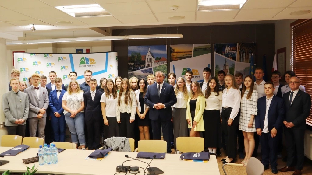 Starosta raciborski nagrodził najlepszych uczniów — 13