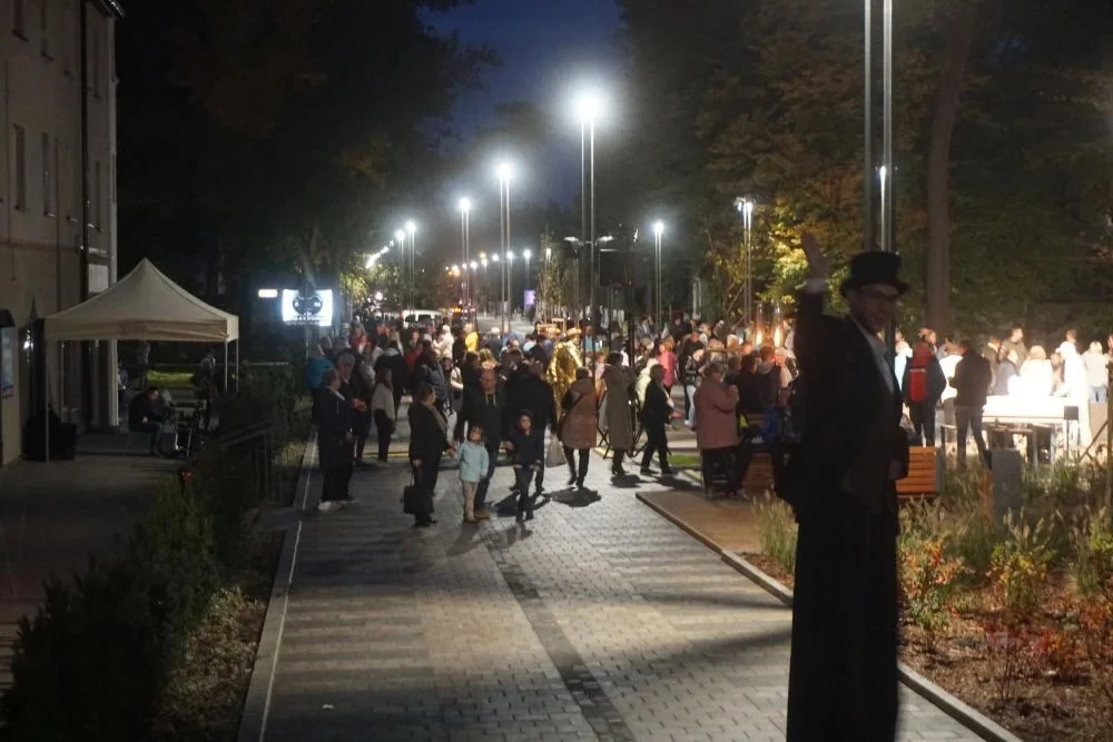 Ul. 1 Maja w Jastrzębiu-Zdroju stała się nowoczesnym rynkiem — 12