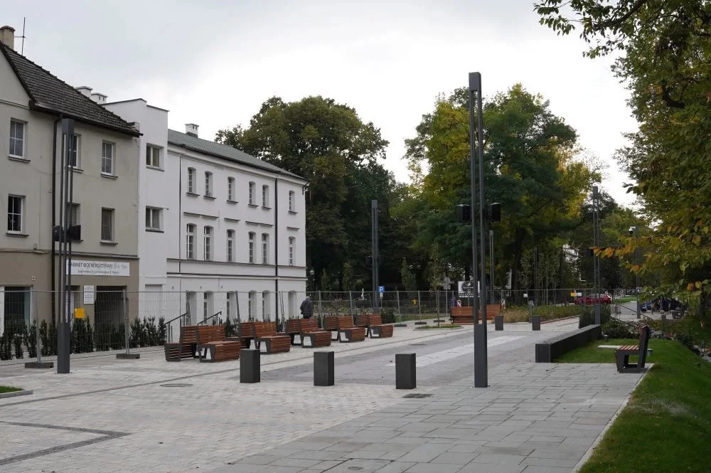Ul. 1 Maja w Jastrzębiu-Zdroju stała się nowoczesnym rynkiem — 2