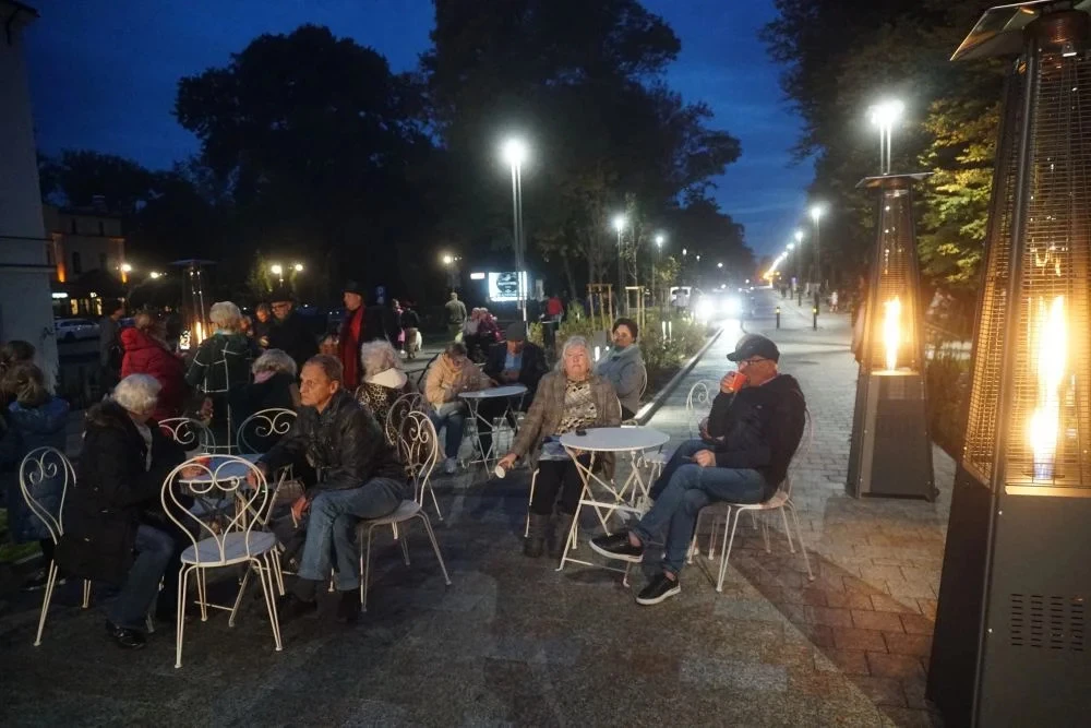Ul. 1 Maja w Jastrzębiu-Zdroju stała się nowoczesnym rynkiem — 11