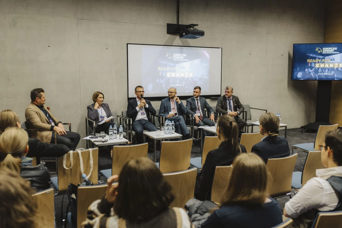 Święto przedsiębiorców, czyli 13. Europejski Kongres Małych i Średnich Przedsiębiorstw — 53