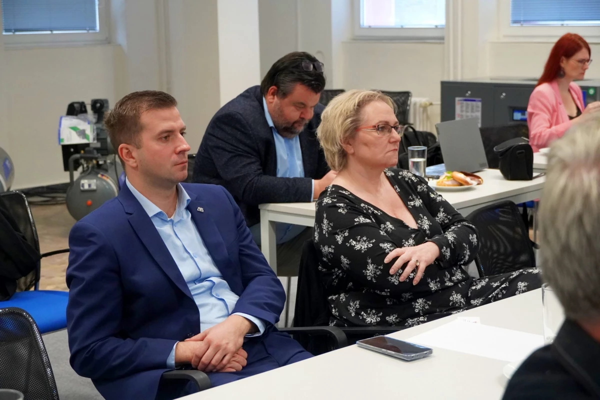 Sygnatariusze Memorandum o problemach gospodarczych w Ostrawie — 29