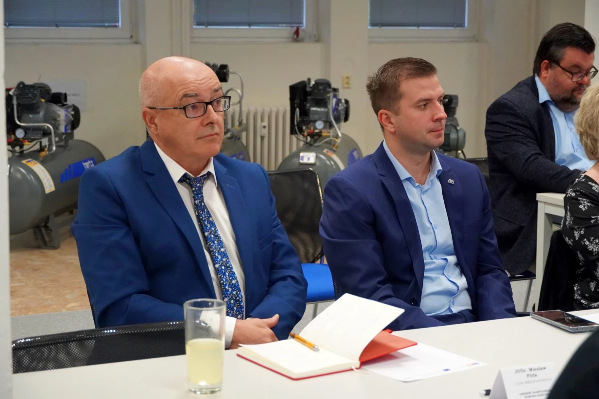 Sygnatariusze Memorandum o problemach gospodarczych w Ostrawie — 12
