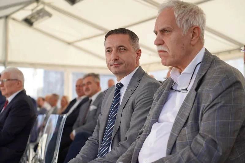 W Rybniku powstała pierwsza w woj. śląskim ogólnodostępna stacja wodorowa — 6