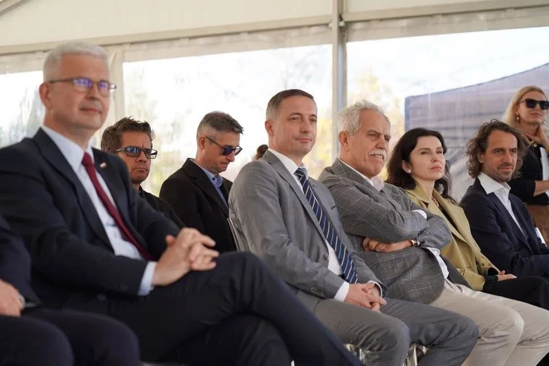 W Rybniku powstała pierwsza w woj. śląskim ogólnodostępna stacja wodorowa — 8