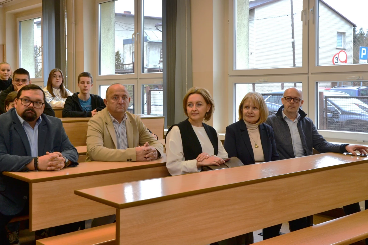 Podpisanie umowy partnerskiej w wodzisławskim Ekonomiku — 2
