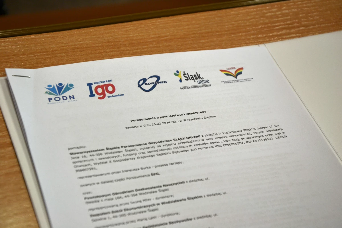Podpisanie umowy partnerskiej w wodzisławskim Ekonomiku — 25