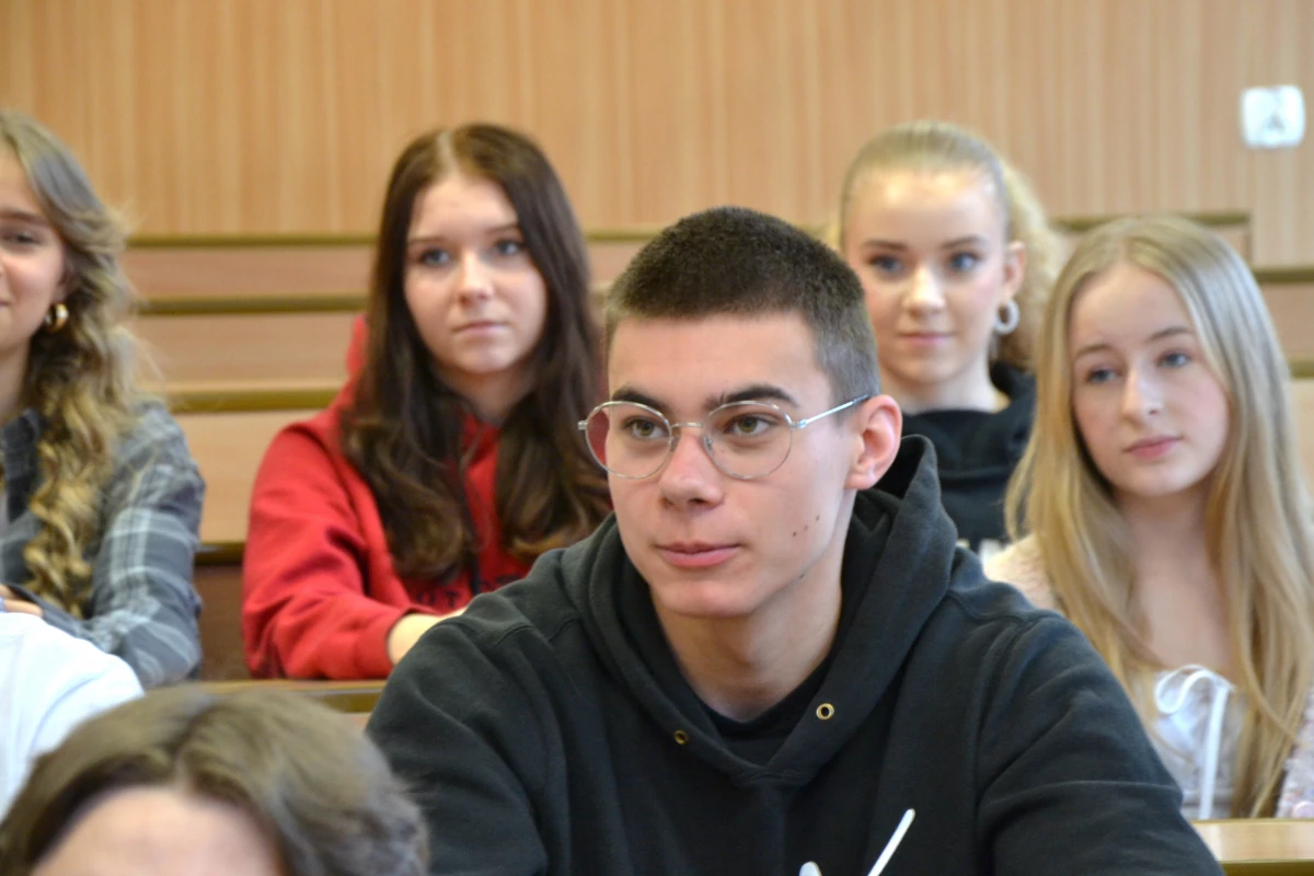 Podpisanie umowy partnerskiej w wodzisławskim Ekonomiku — 16