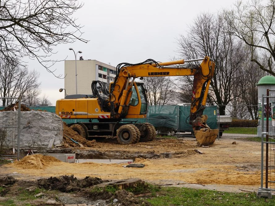 Plac wokół "ryby" w Jastrzębiu-Zdroju wypięknieje — 5