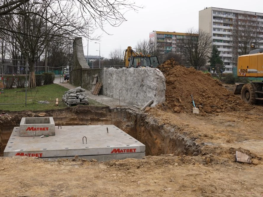 Plac wokół "ryby" w Jastrzębiu-Zdroju wypięknieje — 7