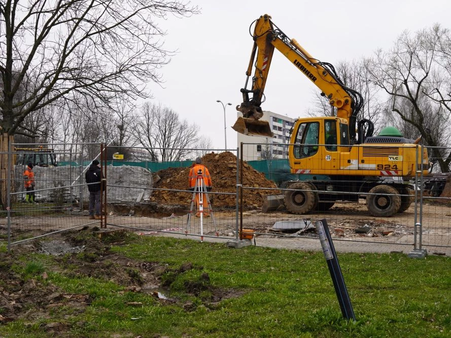 Plac wokół "ryby" w Jastrzębiu-Zdroju wypięknieje — 1