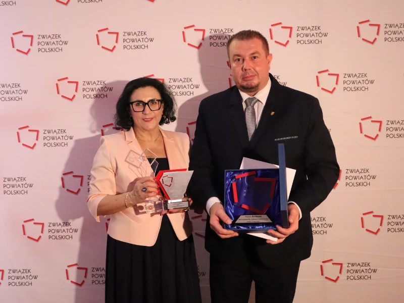 Powiat raciborski najlepszy w Polsce. Grzegorz Swoboda odebrał nagrodę — 1