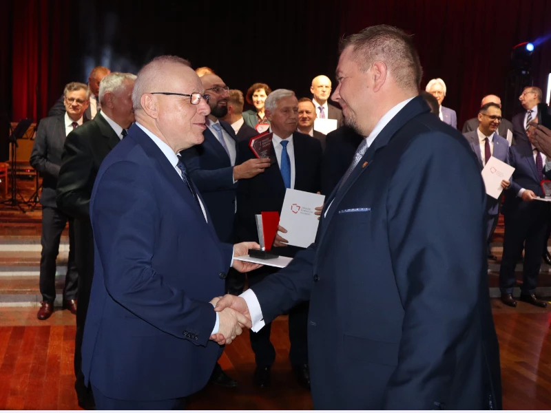 Powiat raciborski najlepszy w Polsce. Grzegorz Swoboda odebrał nagrodę — 5