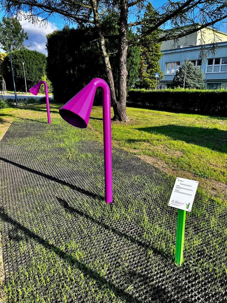 Plac Radlińskich Olimpijczyków coraz bardziej zielony — 8