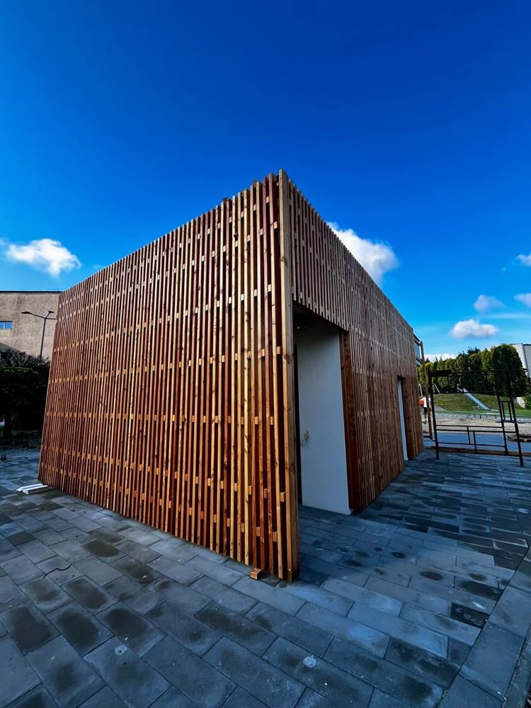Plac Radlińskich Olimpijczyków coraz bardziej zielony — 3