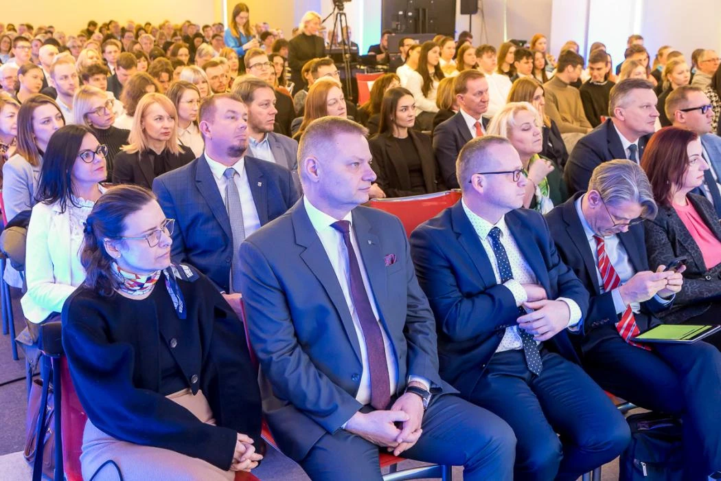 Śląskie stawia na zawodowców. Edukacja dostosowana do potrzeb rynku pracy — 4